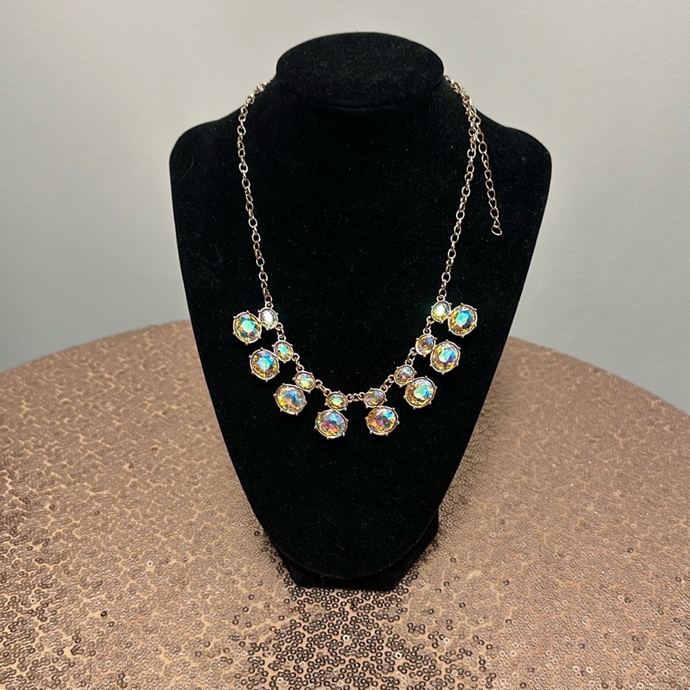 Iridescent necklace